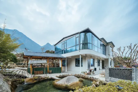 Floral Hotel·Jiuhua Mountain Changlong Mountain Foot hotel Отели рядом с достопримечательностью «Lotus Peak»