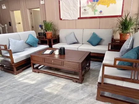 Purang Xinya Youpin Hotel