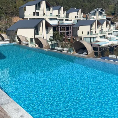 La Villa by La Montagne