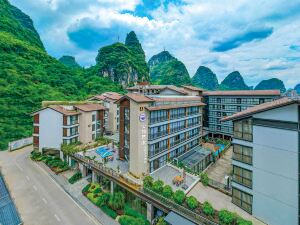 Xinru Art·Smart Parent-child Light Luxury Resort Hotel (Yangshuo Ubud Town Shili Gallery)