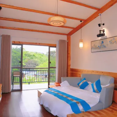 Guanshan Yuehu Homestay (Beibu Gulf University Town) Hotels near Beibuwan University