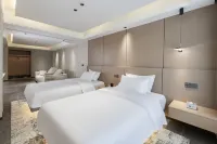 Fengyun Pavilion Hotel (Ruiding City Shopping Center Xinying New City)