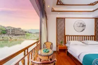 Shuiyun Yaju River View B&B (Fenghuang Ancient City Branch)