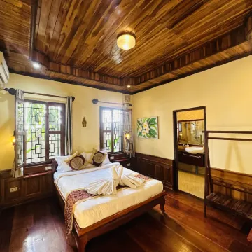 Ammata Boutique Villa Hotels near Wat Xieng Thong