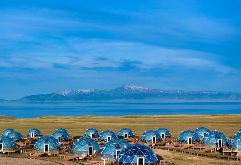 Sayram Lake Chaoke Glamping