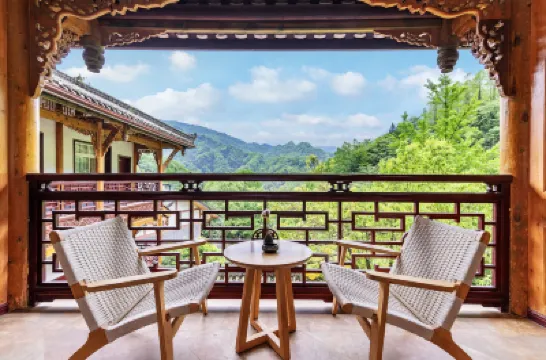 Qingcheng Mountain Tingcicada·Hot Spring B&B Hotels near Rear Mt.Qingcheng