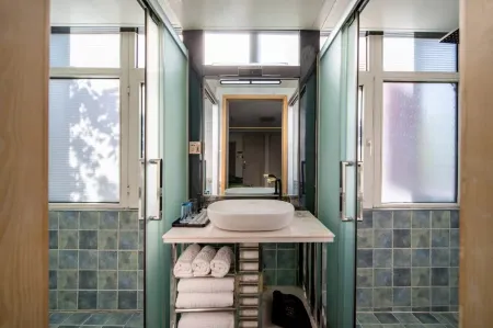 Urumqi Junhe Box Hotel (West Daqiao Hongshan Park Branch) Отели рядом с достопримечательностью «Xinjiang Institute of Engineering»