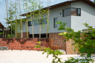 Trip.com Group Country Retreats (Yibin Lizhuang Ruyiyuanxiang Joint Resort) Các khách sạn ở Nghi Tân