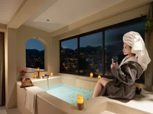 Butterfly Hotel · Huaweimian