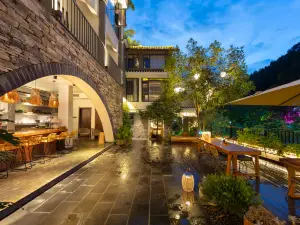 FengHuang WeiDu Landscape hotel