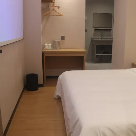 Weiye Hotel