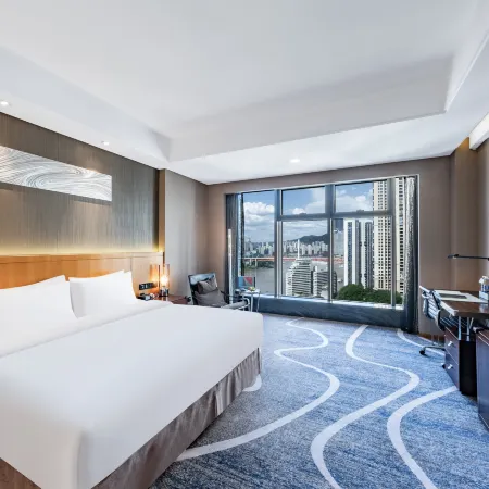 C Plaza Hotel (Chongqing Jiefangbei Hongya Cave)