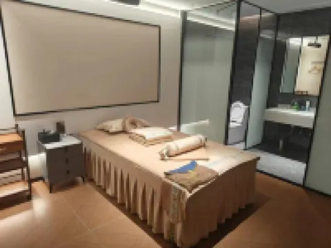 Ease Hotel · Zhi (Yichang Huoche Dongzhan )