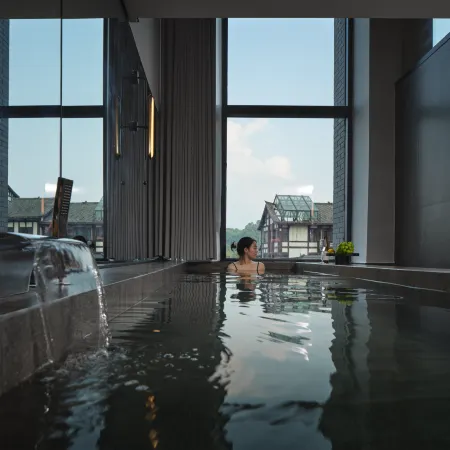 Leshan L Private Soup River View Hotel · City Vacation