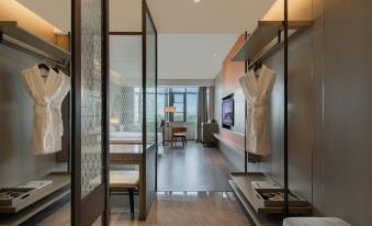Huzhou Hongcheng Maison New Century Hotel