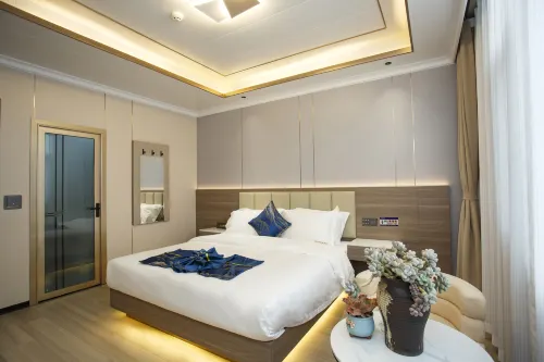 Bokewan Hotel (Qujing North Station)