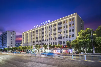 蘭歐飯店（重慶萬州店） 百安壩恆通夜市（變維大廈西北）附近的飯店