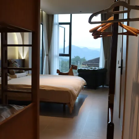 See the moon mountain house