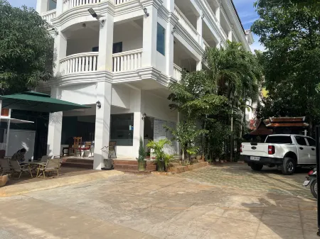 Central Night Hotel