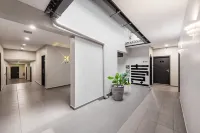 Hako Hotel Taman U - 주차장