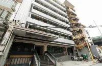 RedDoorz near Osmena Highway 1 Hotels in Makati City