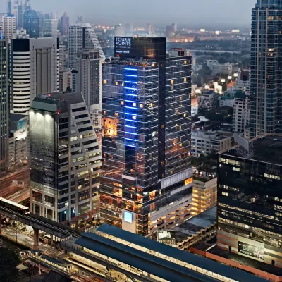 فور بوينتس باي شيراتون بانكوك بلوينشيت، سوكومفيت Hotels near بلونشيت