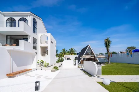 Summer Solstice Peninsula · Xingshu (Wanning Shenzhou Station Store) Отели рядом с достопримечательностью «Xinglong Tropical Garden»