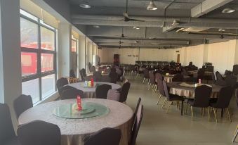 Peninsula Holiday Inn (Bayside) Hotel