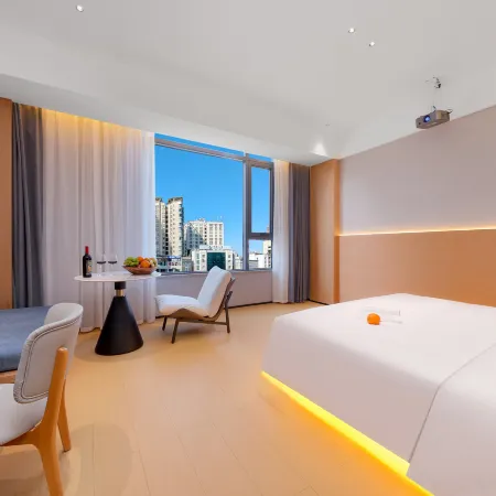 Holiday Inn Donhuri(East Lake Park&Ginkgo Square)