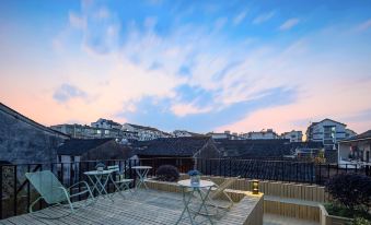 Muchen Heyin Garden Design Hotel (Shaoxing Lu Xun Hometown Cangqiao Zhijie Branch)