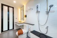 Boat House Boutique Riverside Hotel di Bang Len