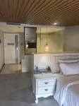Junyi Chain Hotel (Suizhou Lieshan Avenue) Hotels near Tomb of Marquis Yi of Zeng