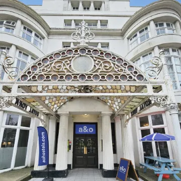 a&o Brighton Beach Отели рядом с достопримечательностью «Пирс Брайтона»