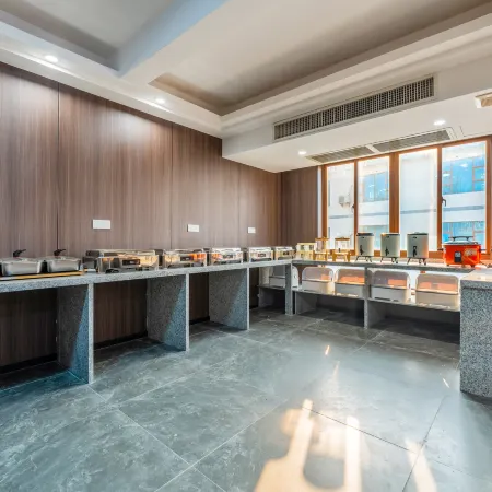 V8 plus Huanlin Hotel (Wanning High-speed Railway Station Branch)