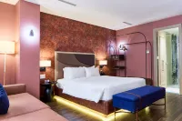 Kin Hotel Ly Tu Trong