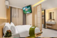 Dragon Cat Elf Hotel (Yuanrong Plaza Haohe Branch) - Parkplatz