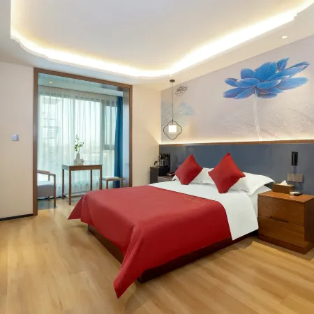 Weihui Lishui Holiday Hotel (Xinxiang Medical College No.1 Affiliated Hospital)