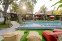 Baan Duangkaew Resort Hotels near Khao Takiab beach