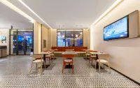 Shankee Hotel (Tongliao Holingol Hongyu Shopping Plaza) - parking