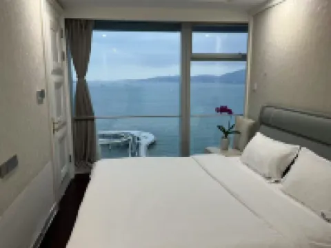 Qinghaiwan Sea View Apartment (Xiamen University Shimao Twin Towers Branch)