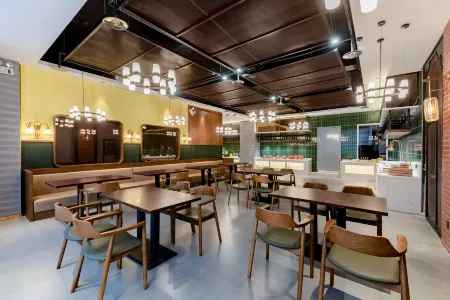 James Joyce Coffetel Hotel (Yuzhou Municipal Government Riverside Avenue) Отели рядом с достопримечательностью «Yuzhou Forest Botanical Garden»