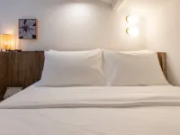 Heritage Collection on Victoria - Mobile App Check-In Hotels near Lavender