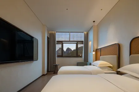 25 Wuyaling, Wudang Mountain Scenic Area, Wudang Road, Danjiangkou City, Hubei Province, China Отели рядом с достопримечательностью «Langmei Temple»