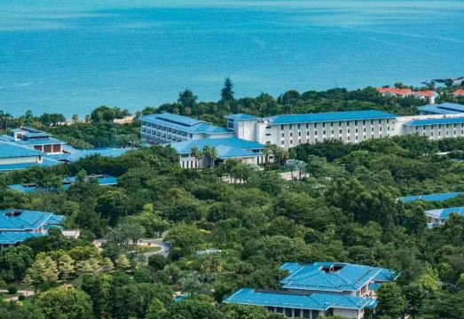 씨뷰 리조트 샤먼의 정원과 해변 전경