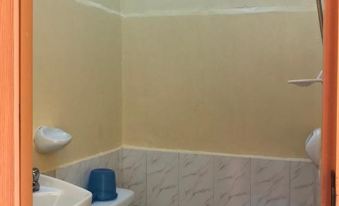 Luis Bay Travellers Lodge