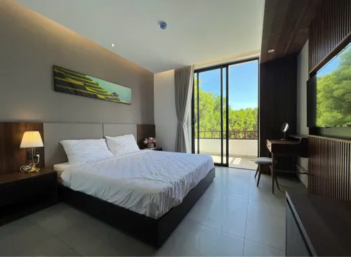 Field Villa Hotels in Баріа