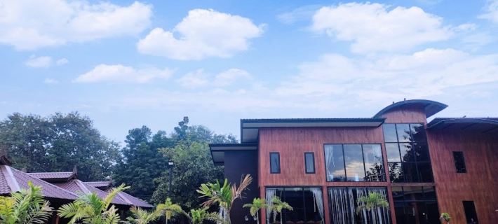 Phra Chan Khiang Dao Resort Hotels in Phrae