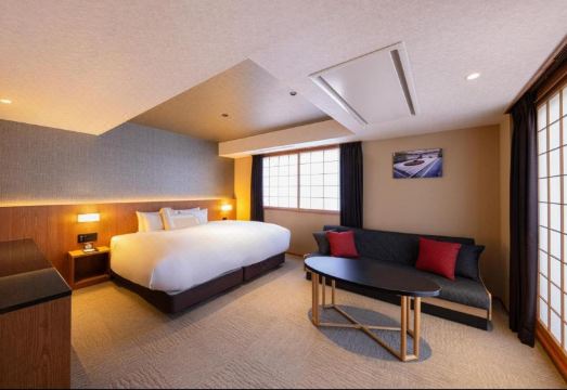 3. 나기 교토 아라..