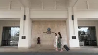 Hotel Monterey Okinawa Spa & Resort - parking