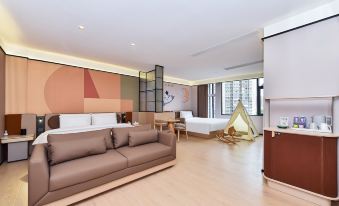 Weierbeijia Peninsula Hotel (Wanda Plaza Xiaohe Subway Station)